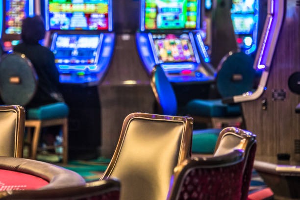 Live dealer studio at sultanplay77 login with professional Dragon Tiger and Sic Bo tables